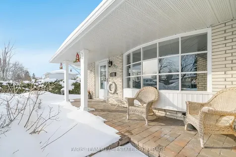 10 Davies Crescent Barrie ON L4M 2M3