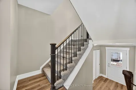 12 Lankin Boulevard Orillia ON L3Y 6T2