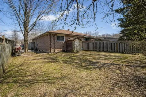 17 Burbank Place Barrie ON L4M 2S8