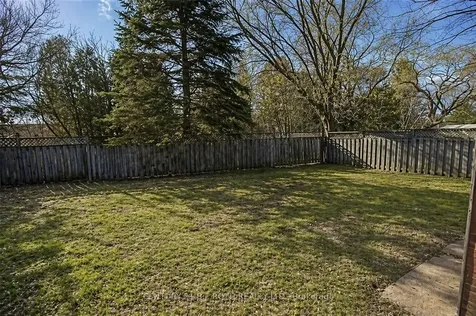 17 Burbank Place Barrie ON L4M 2S8