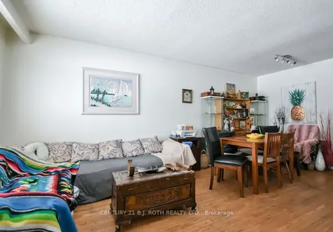 17 Burbank Place Barrie ON L4M 2S8