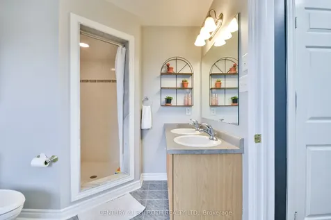 61 Honey Crescent Barrie ON L4N 0V8