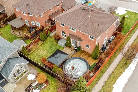 61 Honey Crescent Barrie ON L4N 0V8