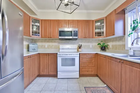 61 Honey Crescent Barrie ON L4N 0V8