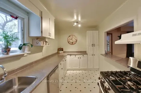 54 Ninth Street Collingwood ON L9Y 2G2