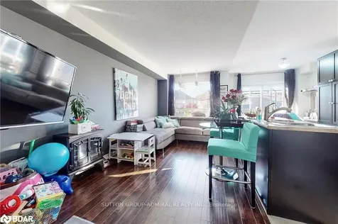 28 Lancaster Court Barrie ON L4M 0G1