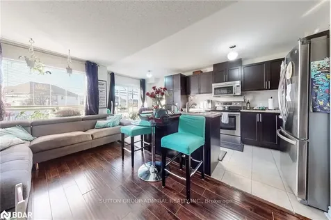 28 Lancaster Court Barrie ON L4M 0G1