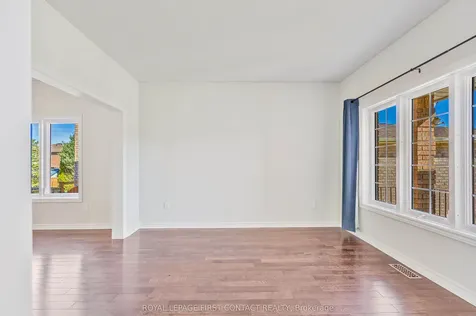 36 Batteaux Street Barrie ON L4N 2J3