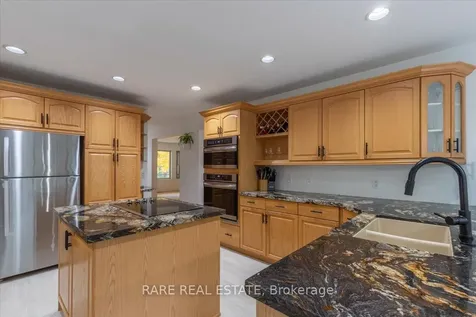 21 Fawn Crescent Clearview ON L0M 1N0