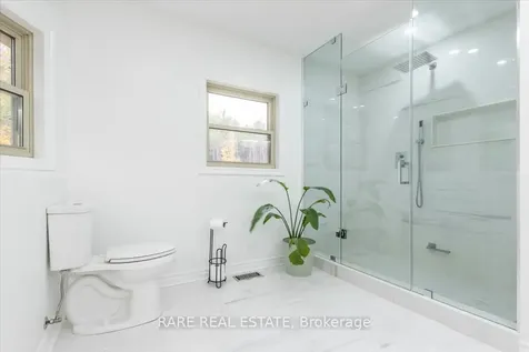 21 Fawn Crescent Clearview ON L0M 1N0