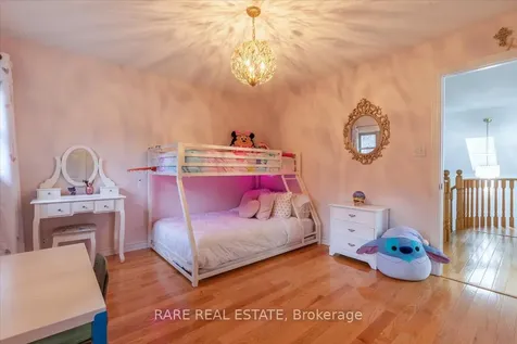 21 Fawn Crescent Clearview ON L0M 1N0