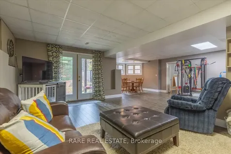 21 Fawn Crescent Clearview ON L0M 1N0