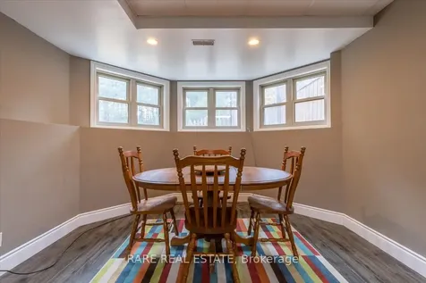 21 Fawn Crescent Clearview ON L0M 1N0