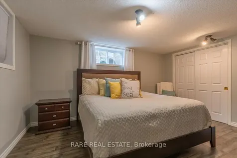 21 Fawn Crescent Clearview ON L0M 1N0