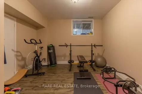 21 Fawn Crescent Clearview ON L0M 1N0