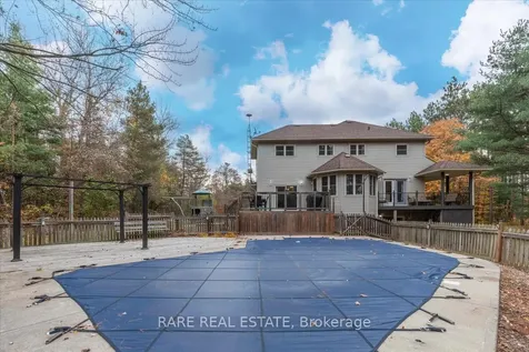 21 Fawn Crescent Clearview ON L0M 1N0