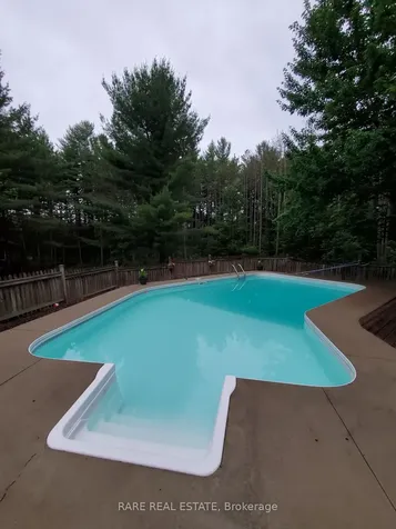 21 Fawn Crescent Clearview ON L0M 1N0