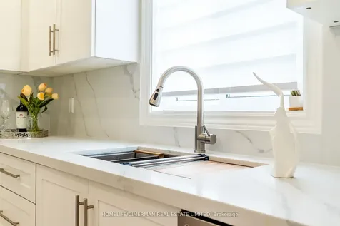 62 Jessica Drive Barrie ON L4N 5T3