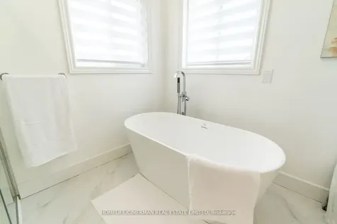 62 Jessica Drive Barrie ON L4N 5T3