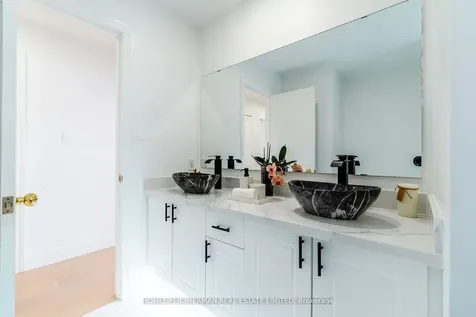 62 Jessica Drive Barrie ON L4N 5T3