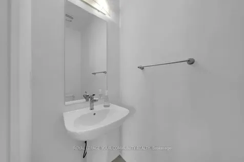 21 Red Maple Lane Barrie ON L9J 0N4