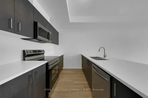 21 Red Maple Lane Barrie ON L9J 0N4