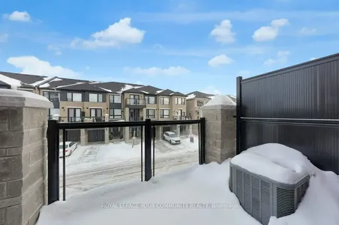 21 Red Maple Lane Barrie ON L9J 0N4