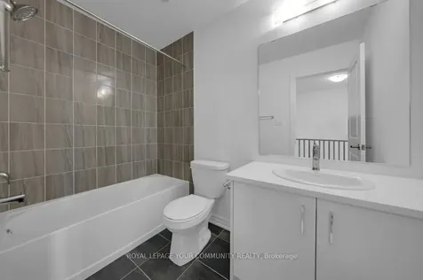 21 Red Maple Lane Barrie ON L9J 0N4