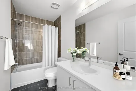 21 Red Maple Lane Barrie ON L9J 0N4