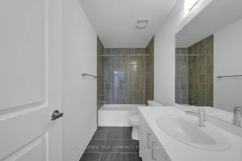 21 Red Maple Lane Barrie ON L9J 0N4