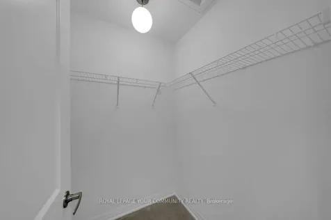 21 Red Maple Lane Barrie ON L9J 0N4