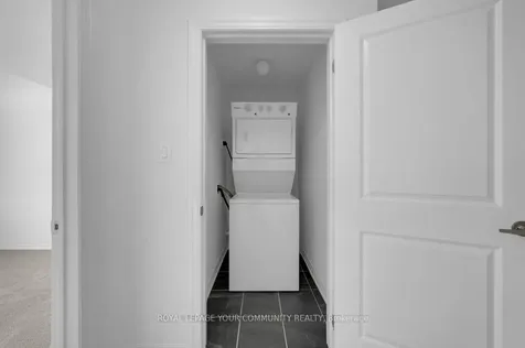 21 Red Maple Lane Barrie ON L9J 0N4