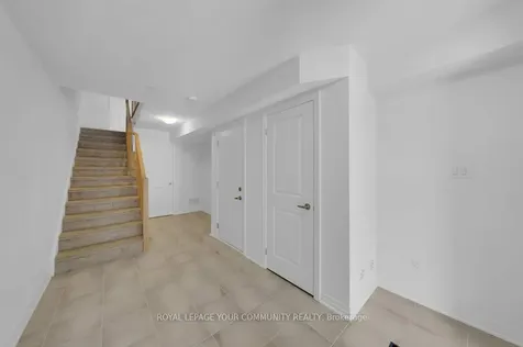 21 Red Maple Lane Barrie ON L9J 0N4