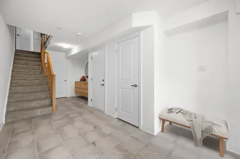 21 Red Maple Lane Barrie ON L9J 0N4