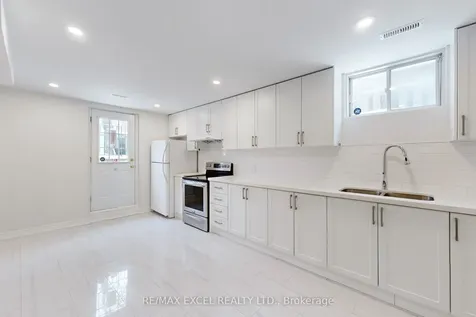 39 Livia Herman Way Barrie ON L4M 6X1