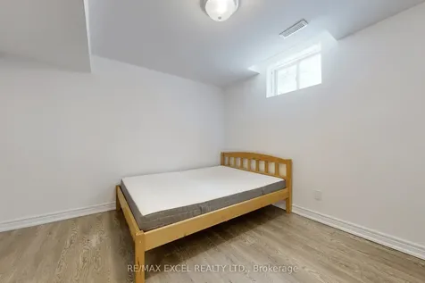 39 Livia Herman Way Barrie ON L4M 6X1