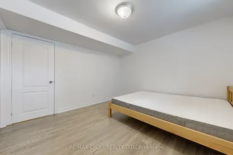 39 Livia Herman Way Barrie ON L4M 6X1