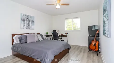 5 Regina Road Barrie ON L4M 7J1