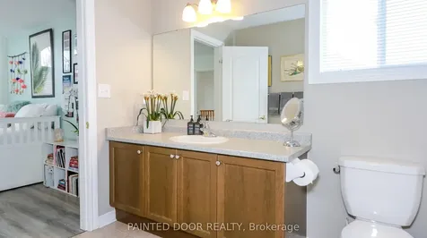 5 Regina Road Barrie ON L4M 7J1