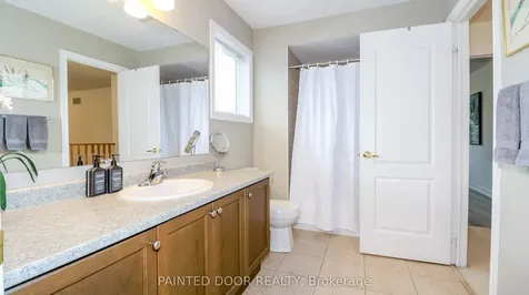 5 Regina Road Barrie ON L4M 7J1