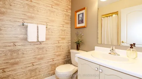 5 Regina Road Barrie ON L4M 7J1