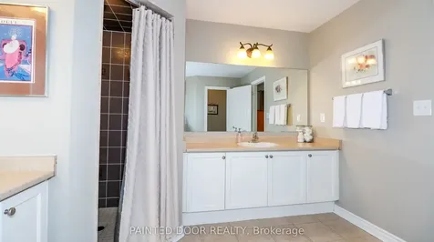 5 Regina Road Barrie ON L4M 7J1