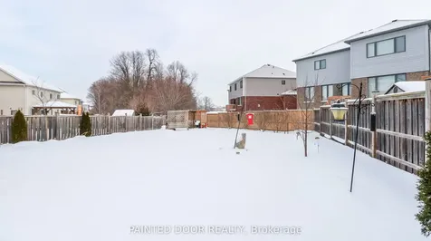 5 Regina Road Barrie ON L4M 7J1