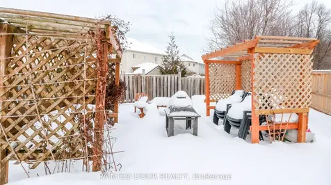 5 Regina Road Barrie ON L4M 7J1