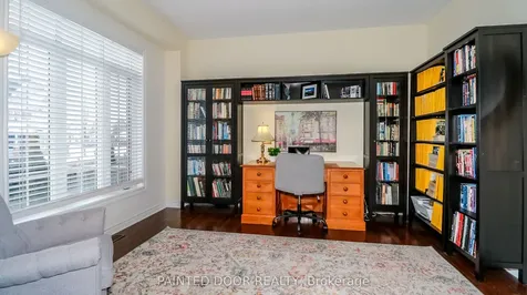 5 Regina Road Barrie ON L4M 7J1