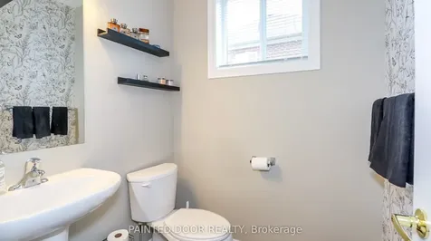 5 Regina Road Barrie ON L4M 7J1