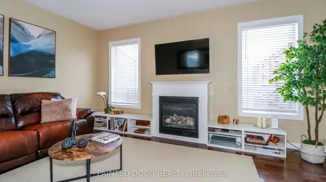 5 Regina Road Barrie ON L4M 7J1