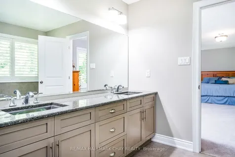 101 Jewel House Lane Barrie ON L4N 5X1