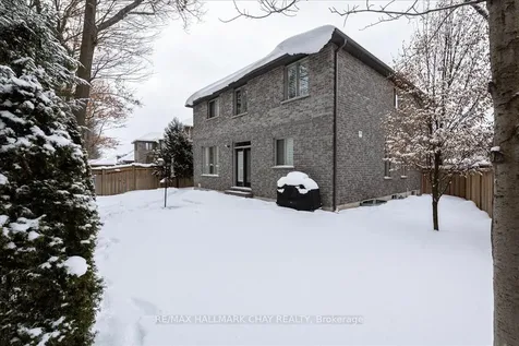 101 Jewel House Lane Barrie ON L4N 5X1