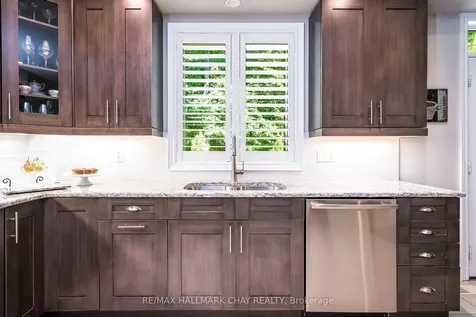 101 Jewel House Lane Barrie ON L4N 5X1